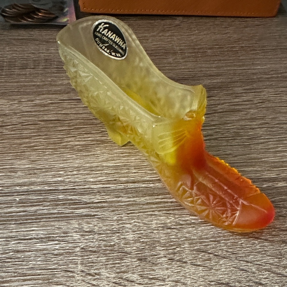 Vintage kanawha glass amberina  daisy collectable shoe